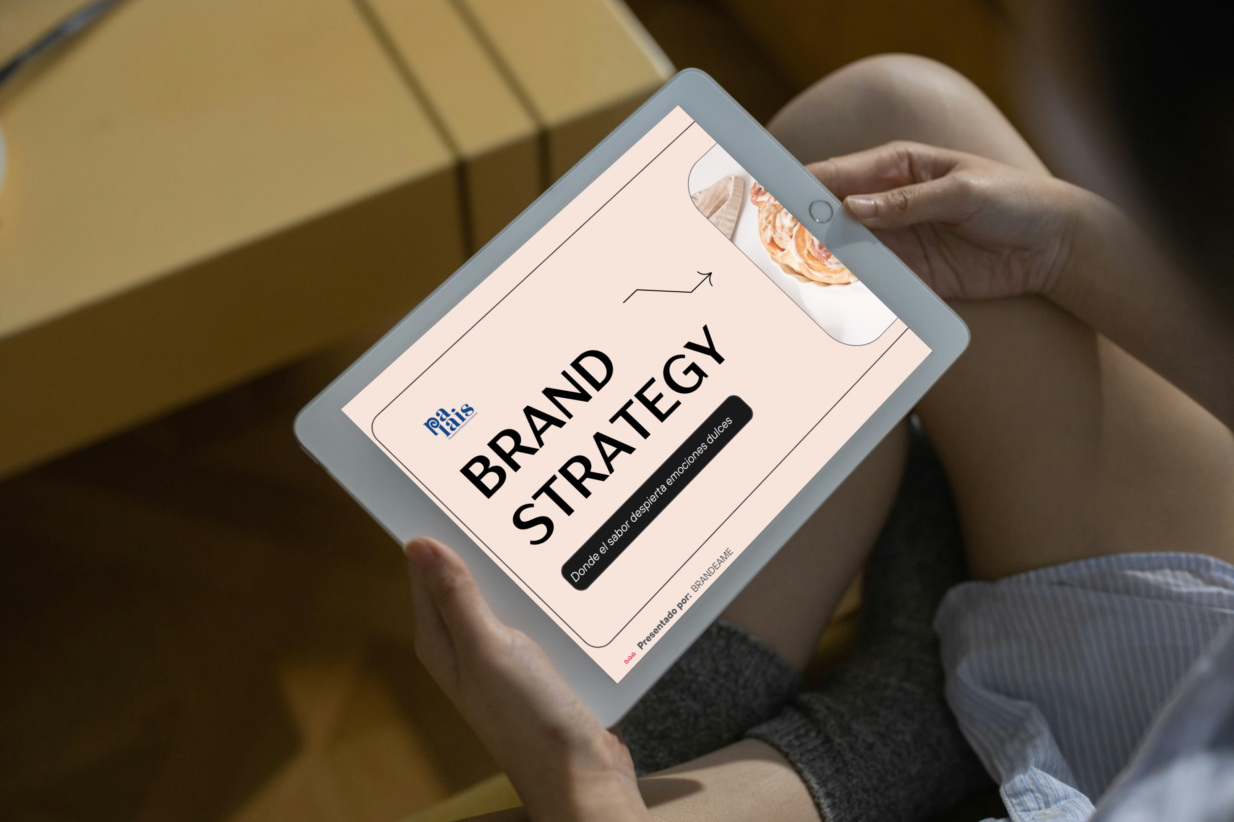 estrategia palais tablet blanca con manual de branding